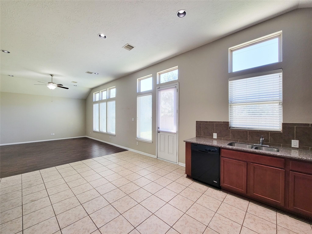 3007 Meadow Prairie Street - Photo 10