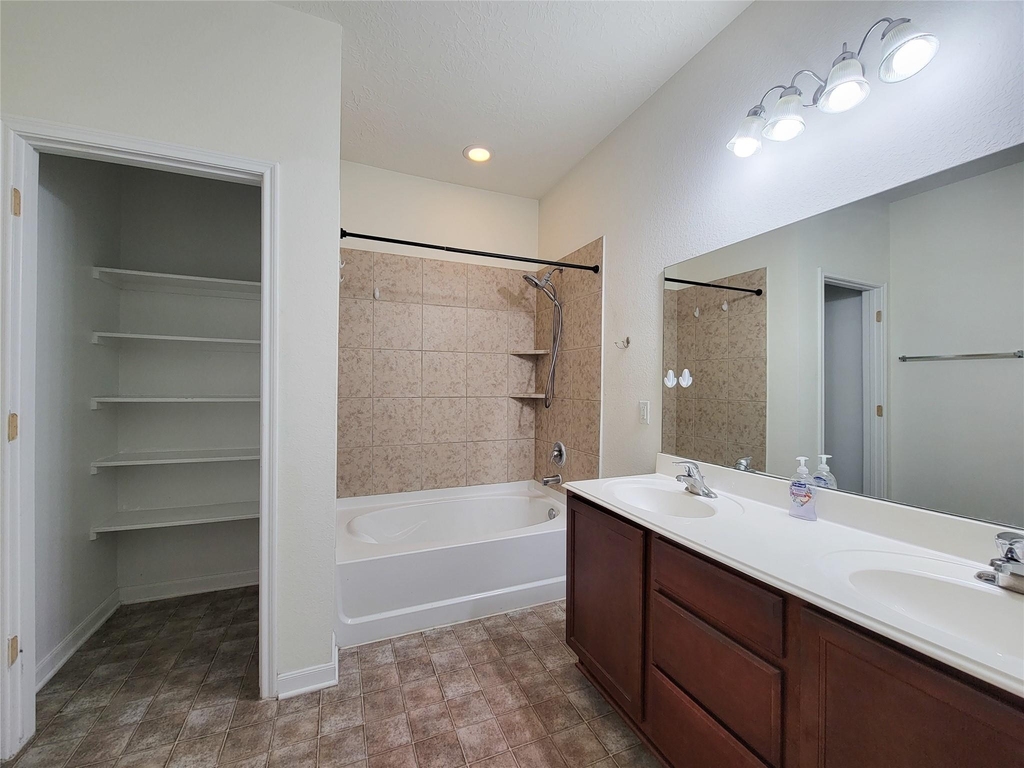 3007 Meadow Prairie Street - Photo 16