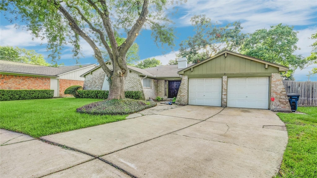 9510 Huntington Way Drive - Photo 1