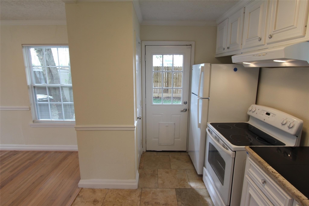 6630 Corbin Street - Photo 4
