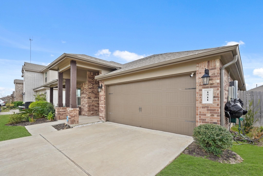 1511 Maple Ridge Drive - Photo 40