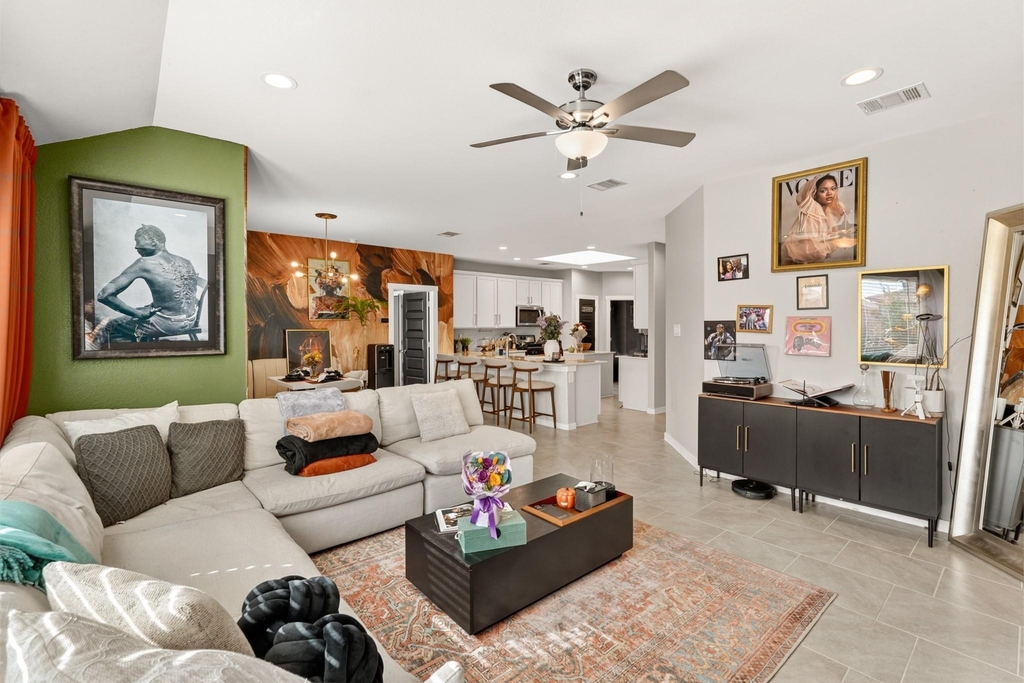 1511 Maple Ridge Drive - Photo 3