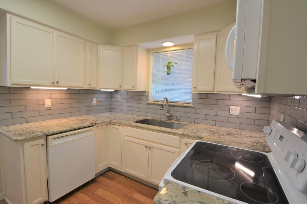 12711 Westleigh Drive - Photo 14