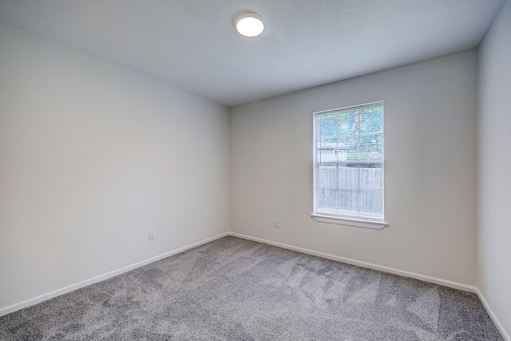 34 N High Oaks - Photo 7