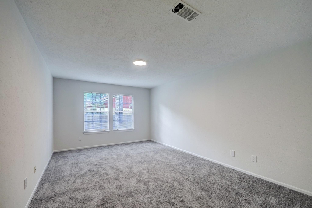 34 N High Oaks - Photo 0
