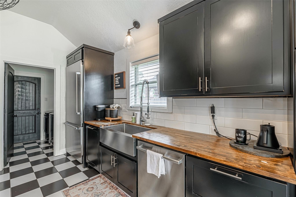 7519 Stonesfield Place - Photo 11