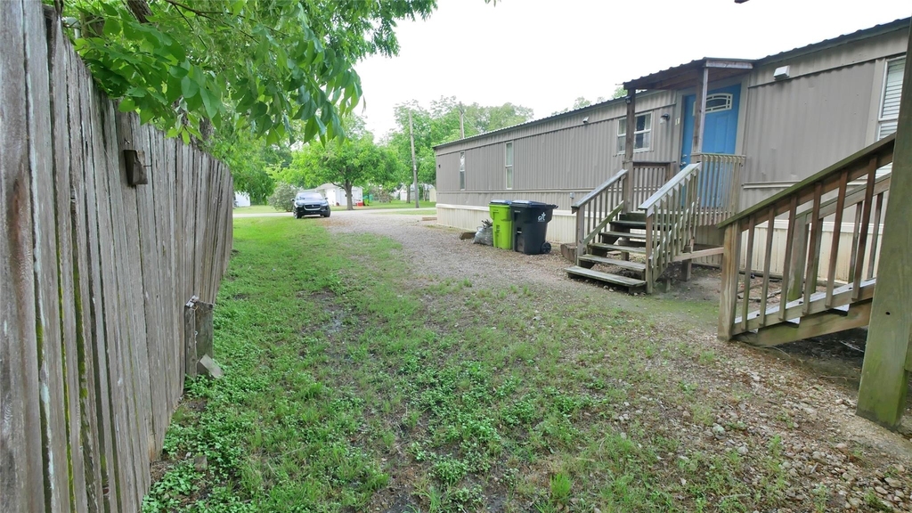 1815 Leaman Avenue - Photo 2