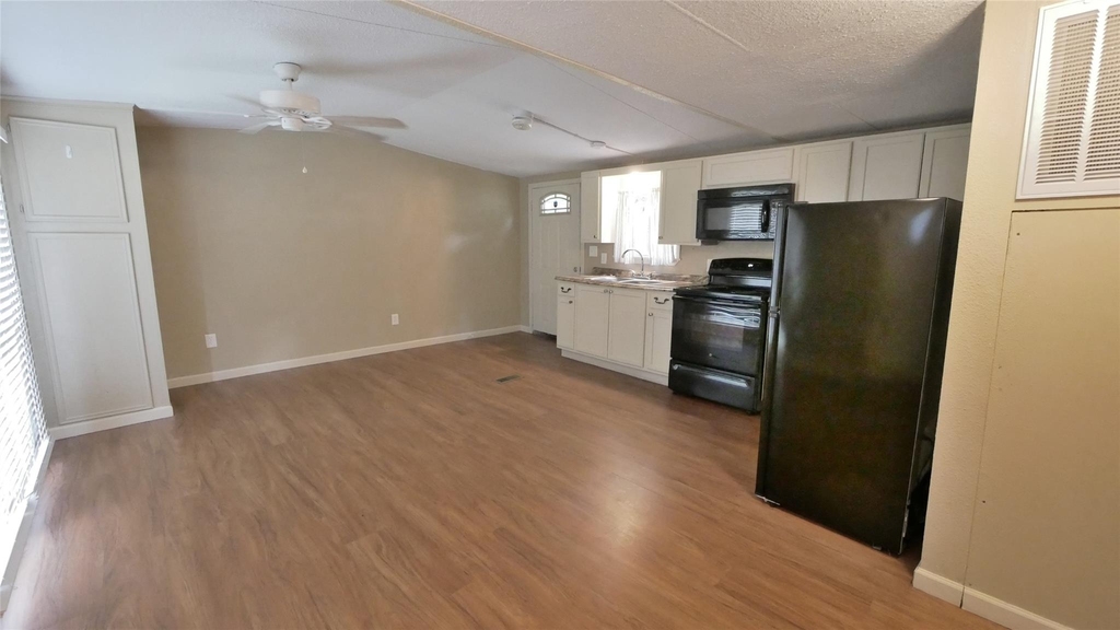 1815 Leaman Avenue - Photo 5