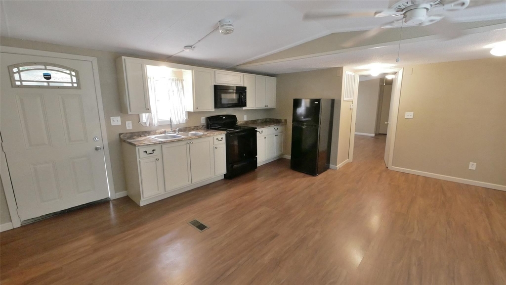 1815 Leaman Avenue - Photo 6