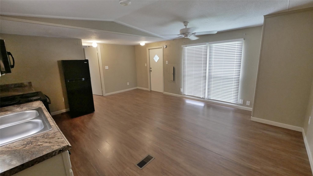 1815 Leaman Avenue - Photo 4