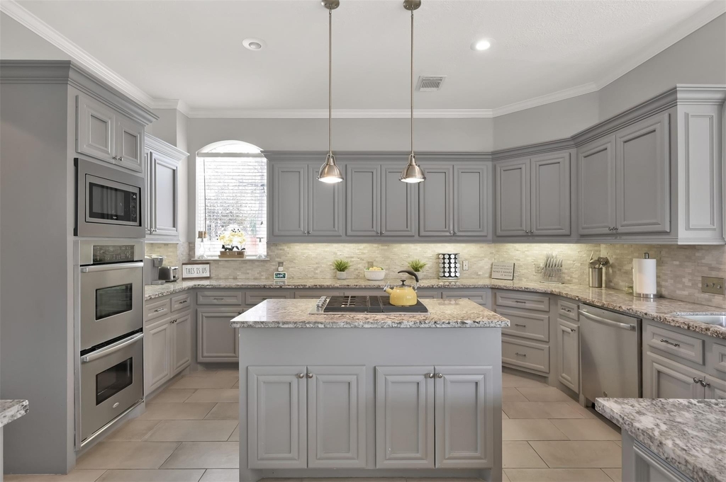 9706 Chipstead Court - Photo 14