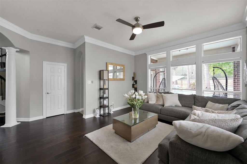 9706 Chipstead Court - Photo 11