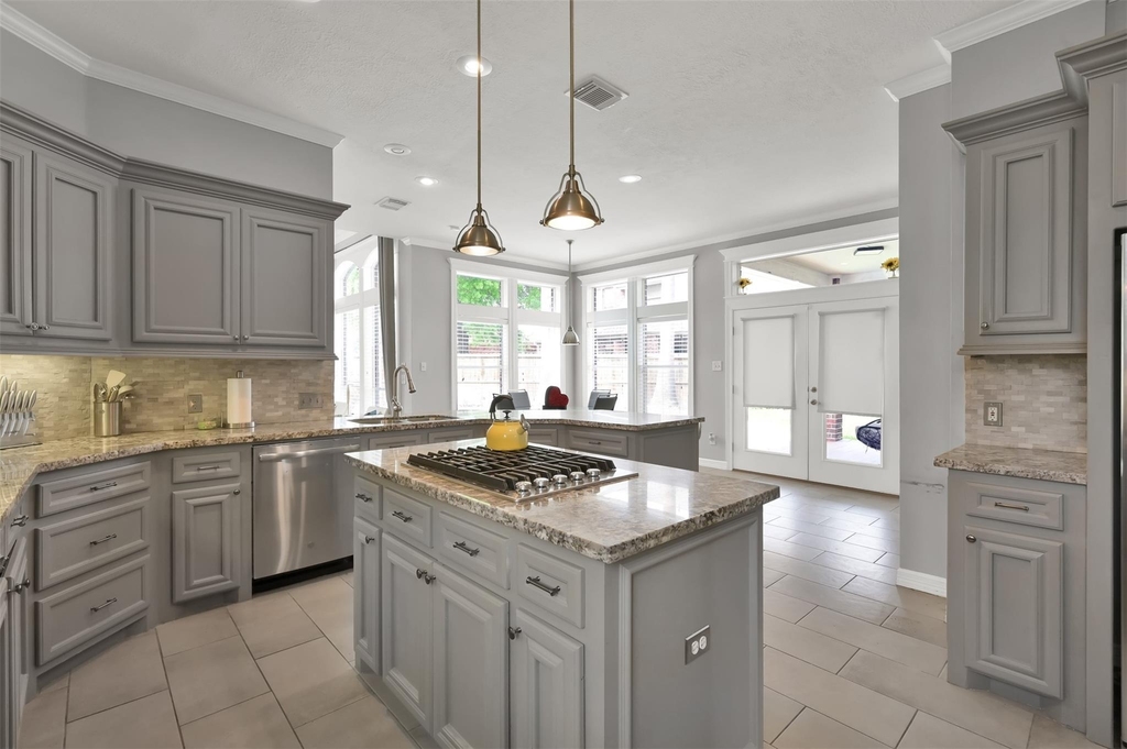 9706 Chipstead Court - Photo 15