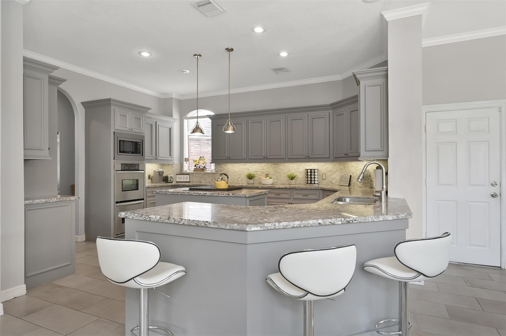 9706 Chipstead Court - Photo 17
