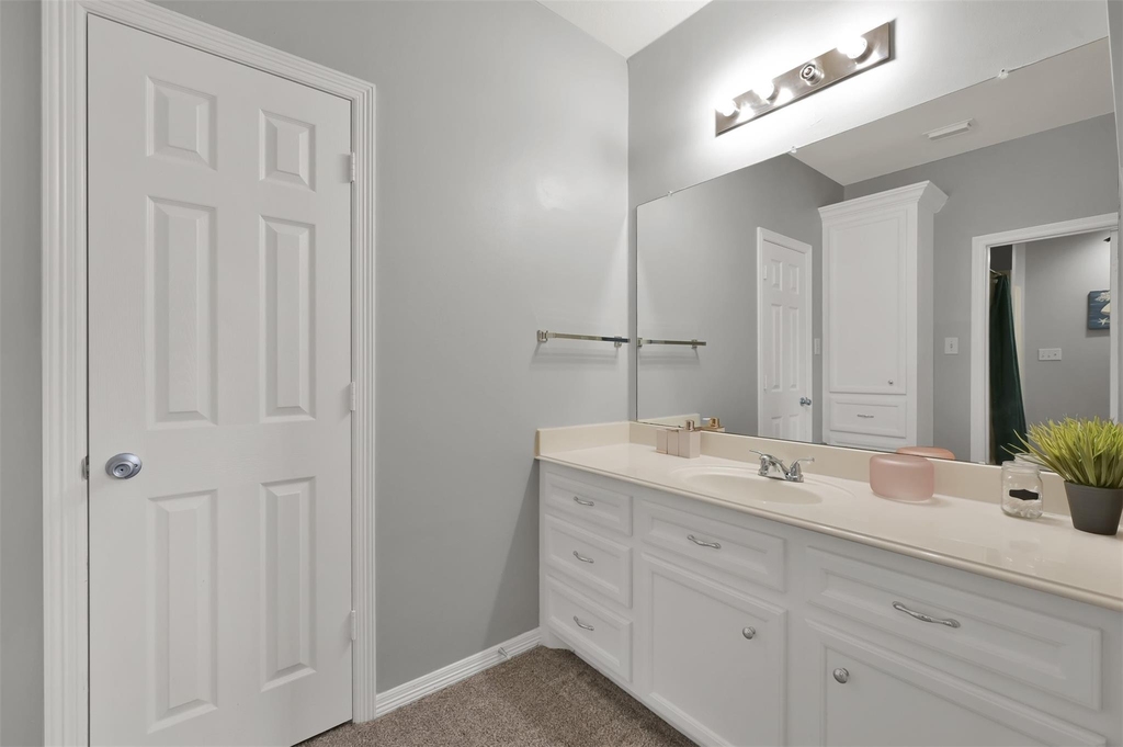 9706 Chipstead Court - Photo 33