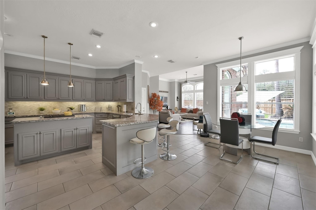 9706 Chipstead Court - Photo 13