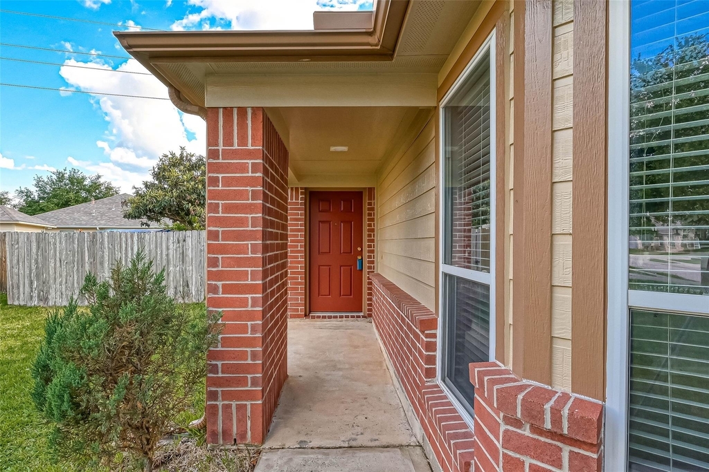7110 Fox Scene Drive - Photo 1