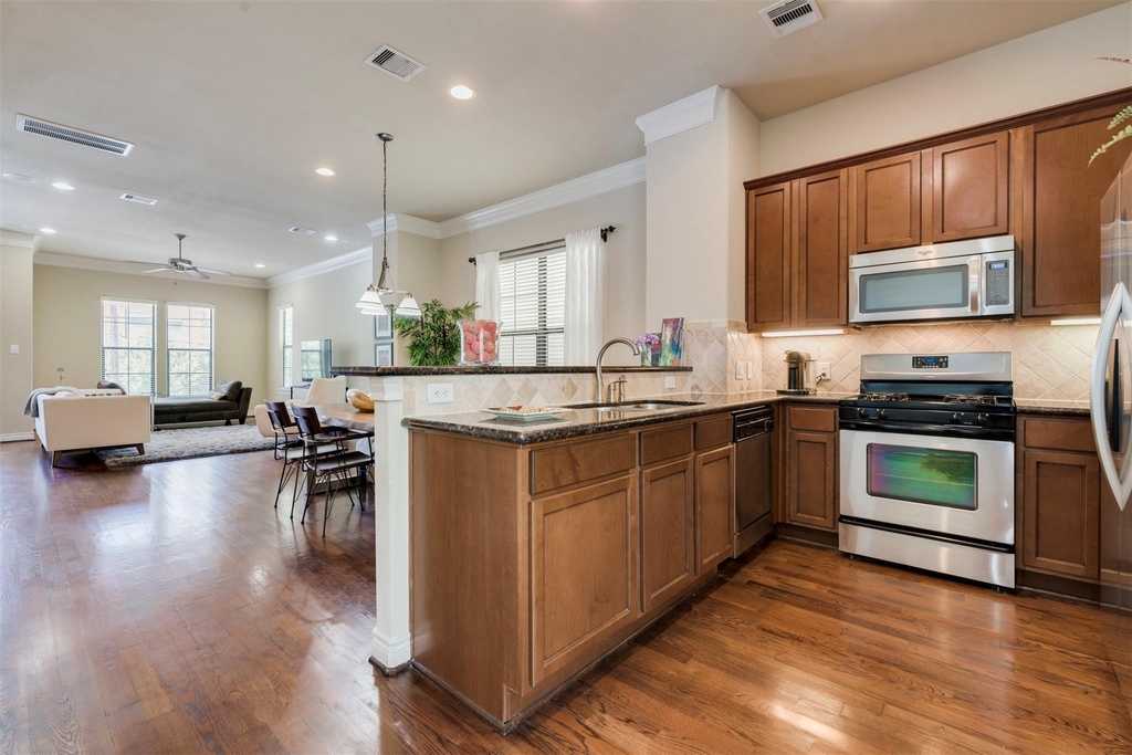 1716 Edwards Street - Photo 14