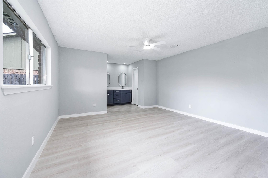 3610 Brier Gardens Drive - Photo 12