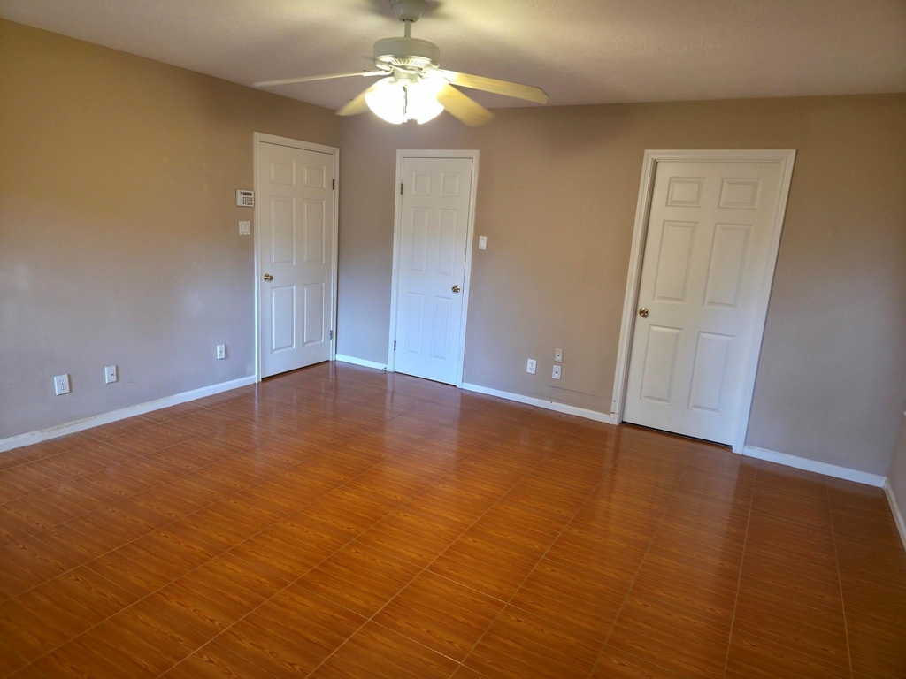 414 Texas Street - Photo 2