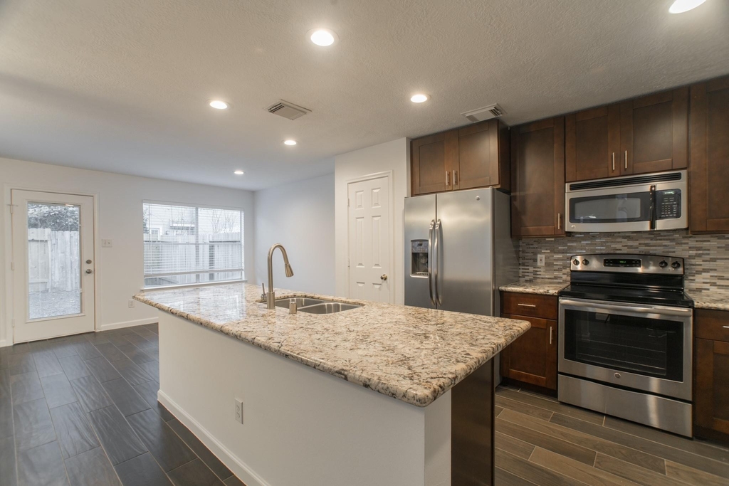 226 Blushwood Place - Photo 7