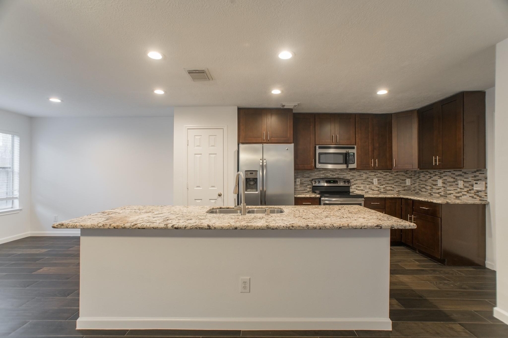 226 Blushwood Place - Photo 8