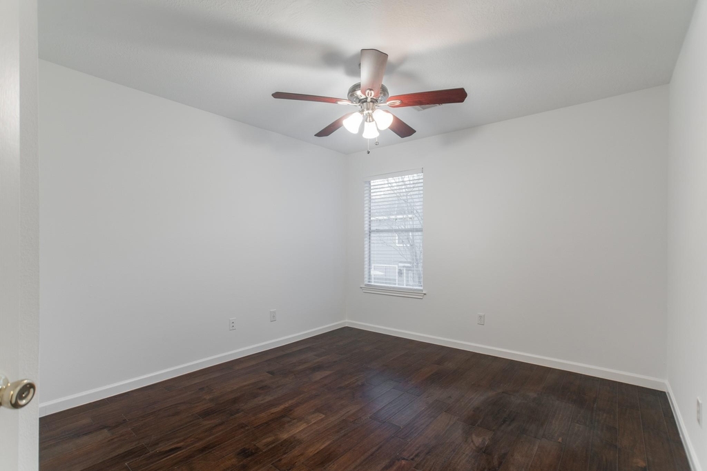 226 Blushwood Place - Photo 35