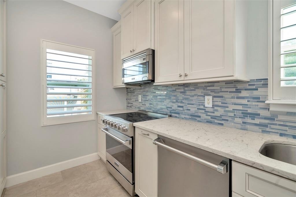 3213 Marcellus Circle - Photo 12