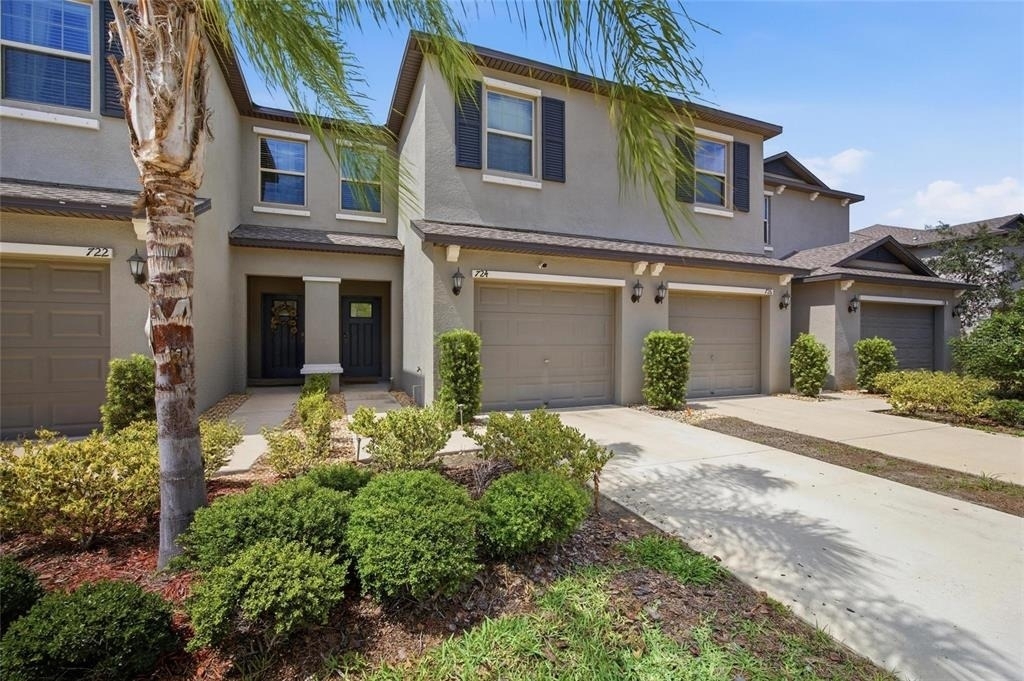 724 Royal Empress Drive - Photo 2
