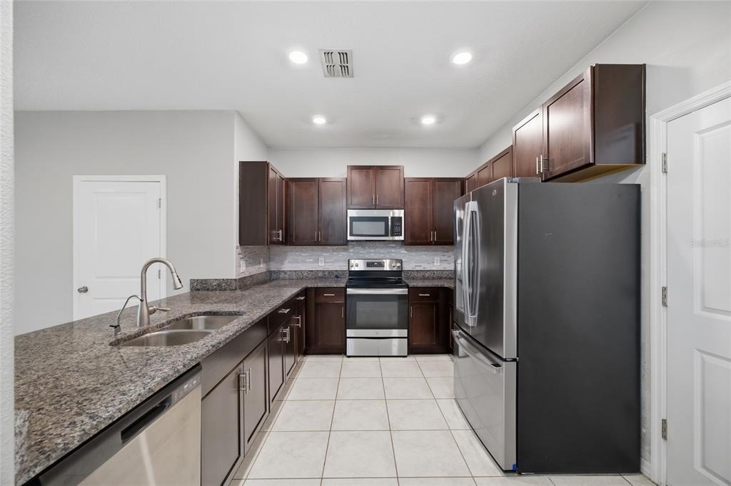 724 Royal Empress Drive - Photo 11