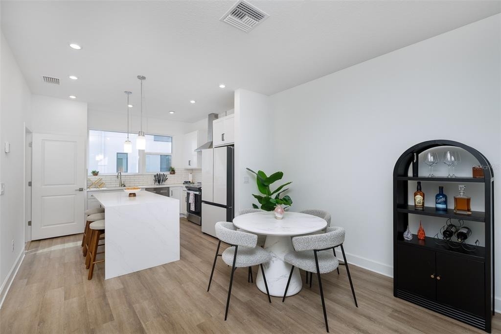 317 15th Street N - Photo 4