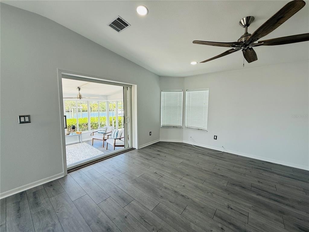 4851 W Gandy Boulevard - Photo 12