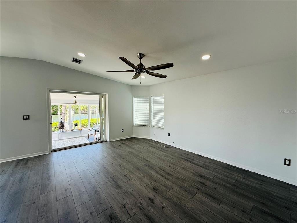 4851 W Gandy Boulevard - Photo 13
