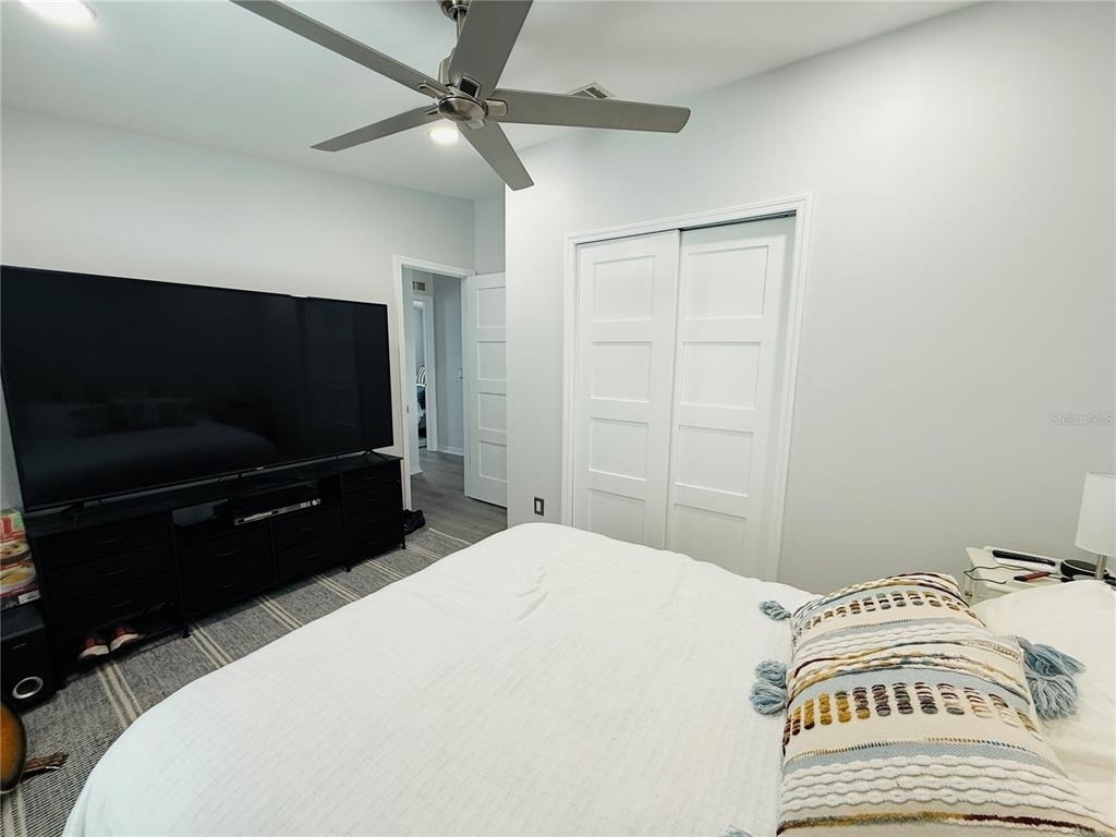 4851 W Gandy Boulevard - Photo 5