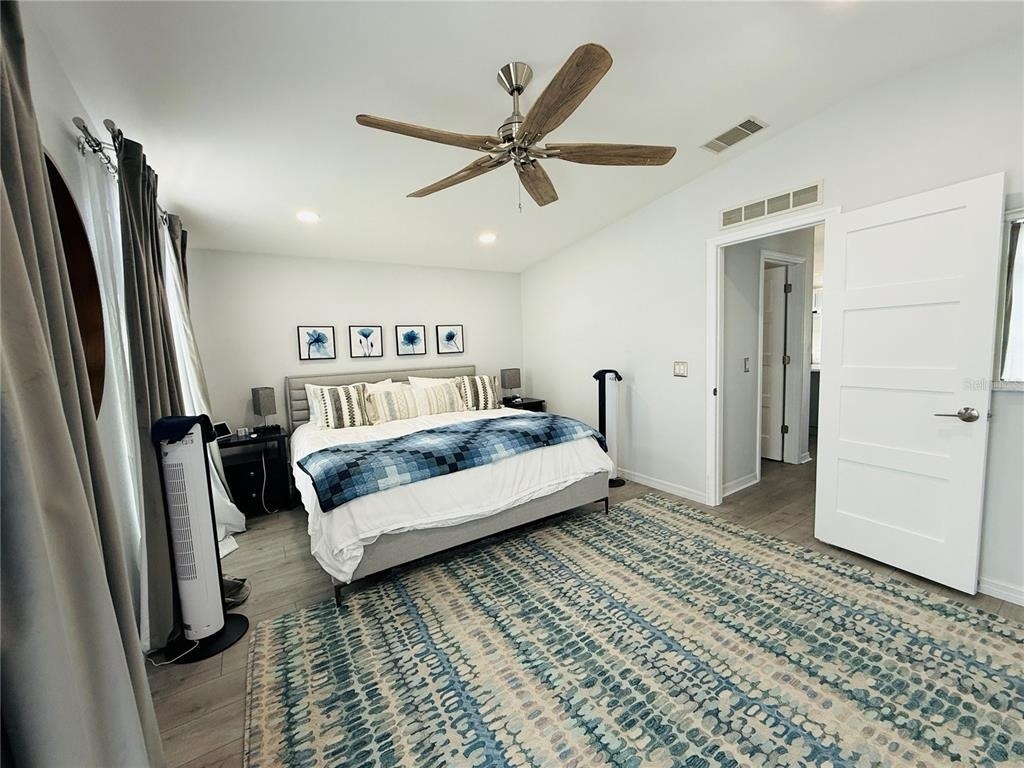 4851 W Gandy Boulevard - Photo 9
