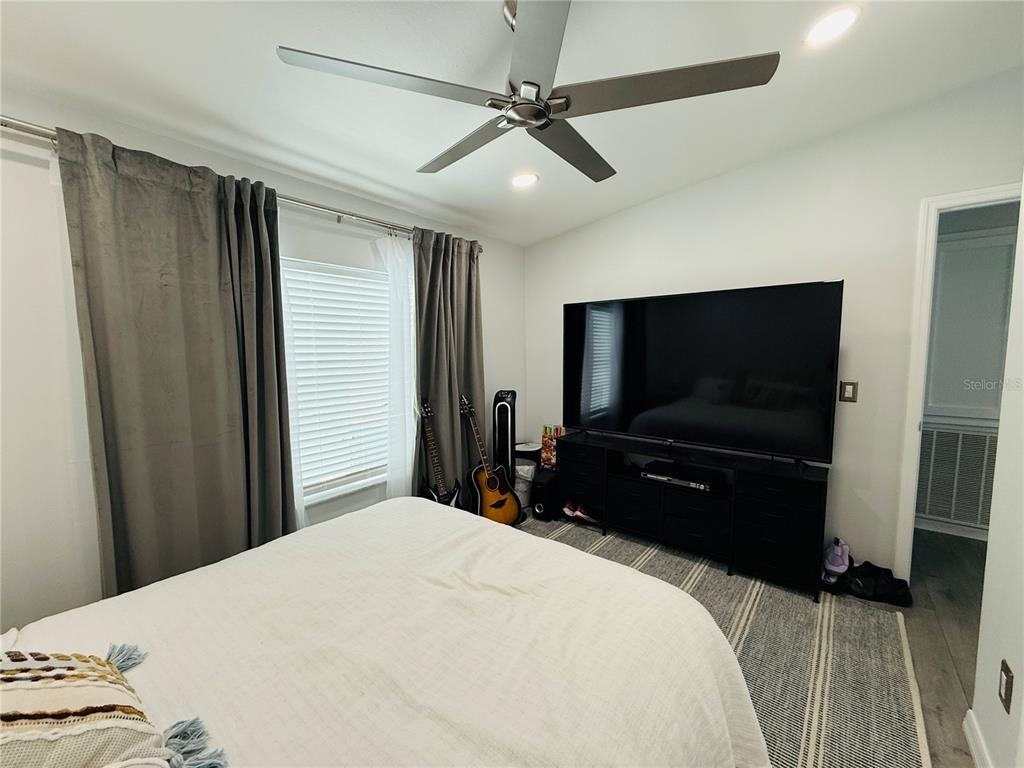 4851 W Gandy Boulevard - Photo 4