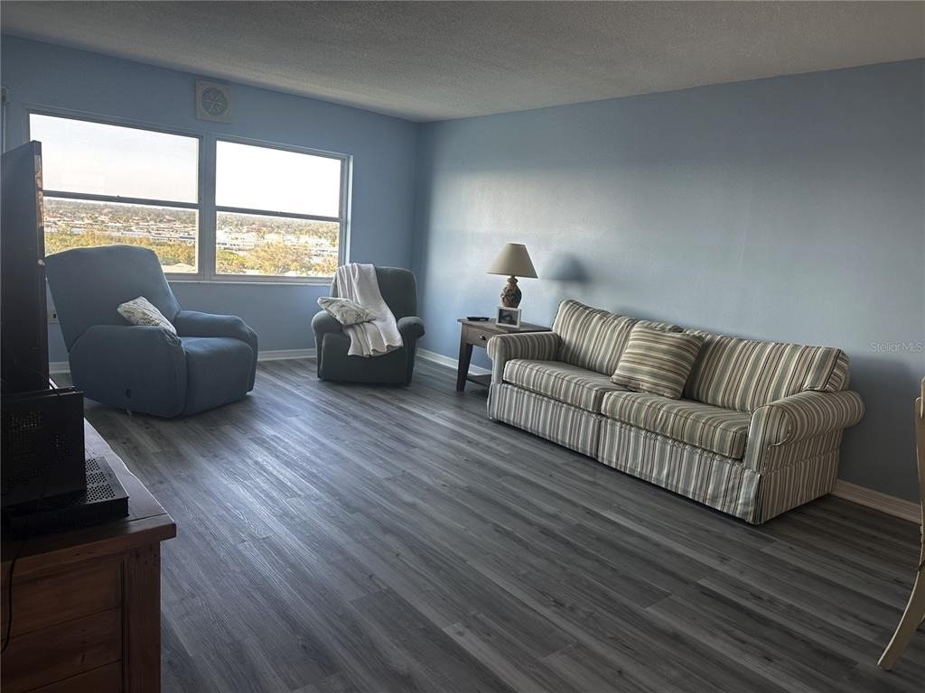 4725 Cove Circle - Photo 6