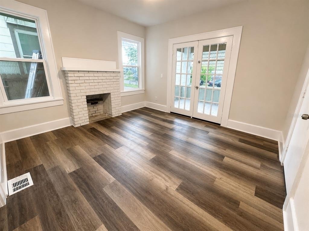 824 6th Street N - Photo 1