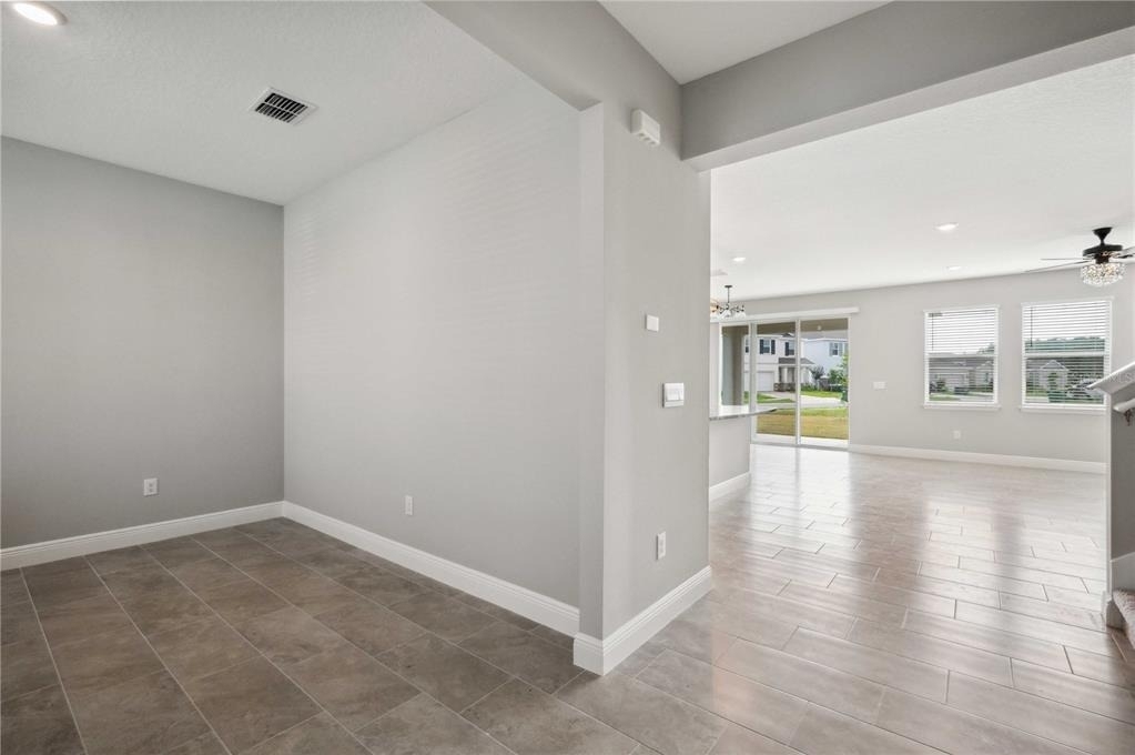 2560 Warren Acres Boulevard - Photo 10
