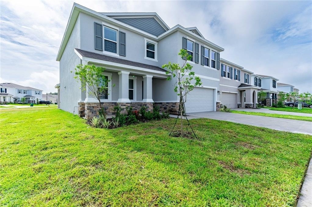 2560 Warren Acres Boulevard - Photo 1