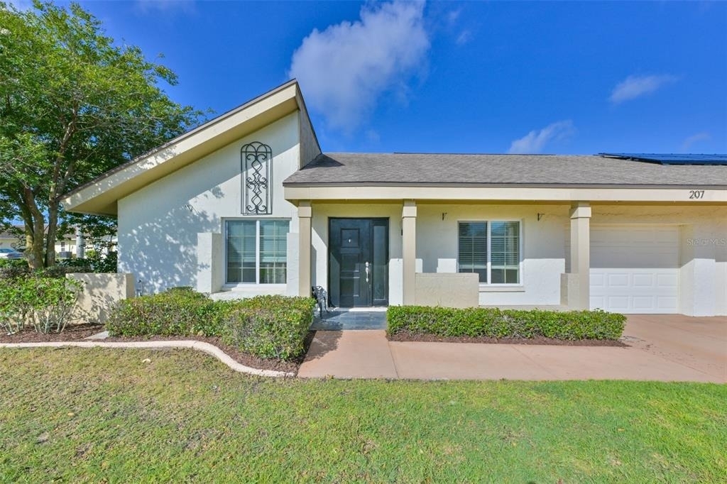207 Islip Way - Photo 0