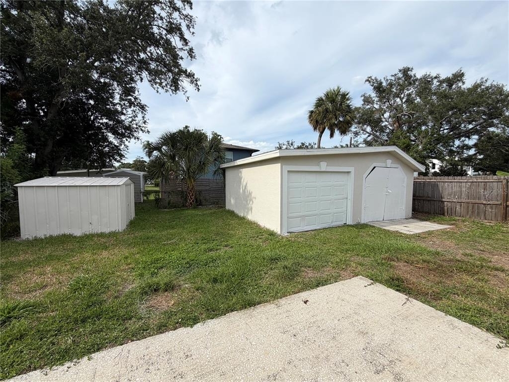 919 W Plymouth Street - Photo 17