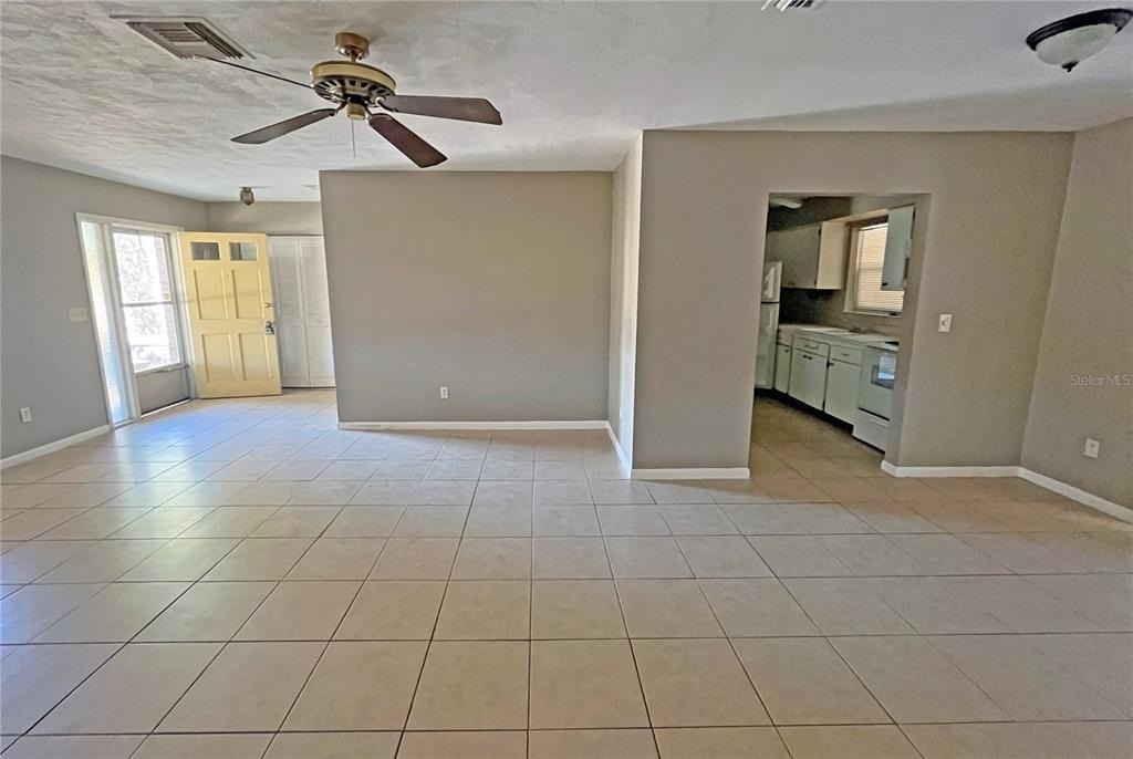 4514 Cynthia Lane - Photo 3