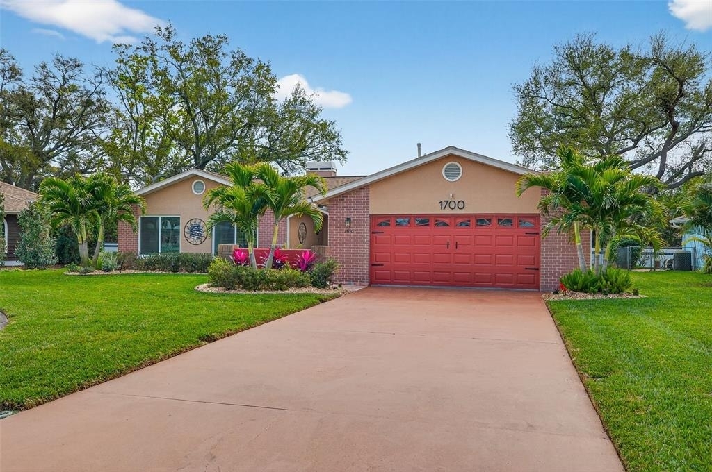 1700 Glen Lakes Boulevard N - Photo 2