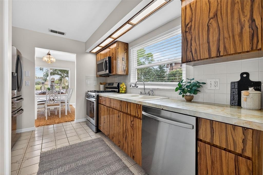 1700 Glen Lakes Boulevard N - Photo 32