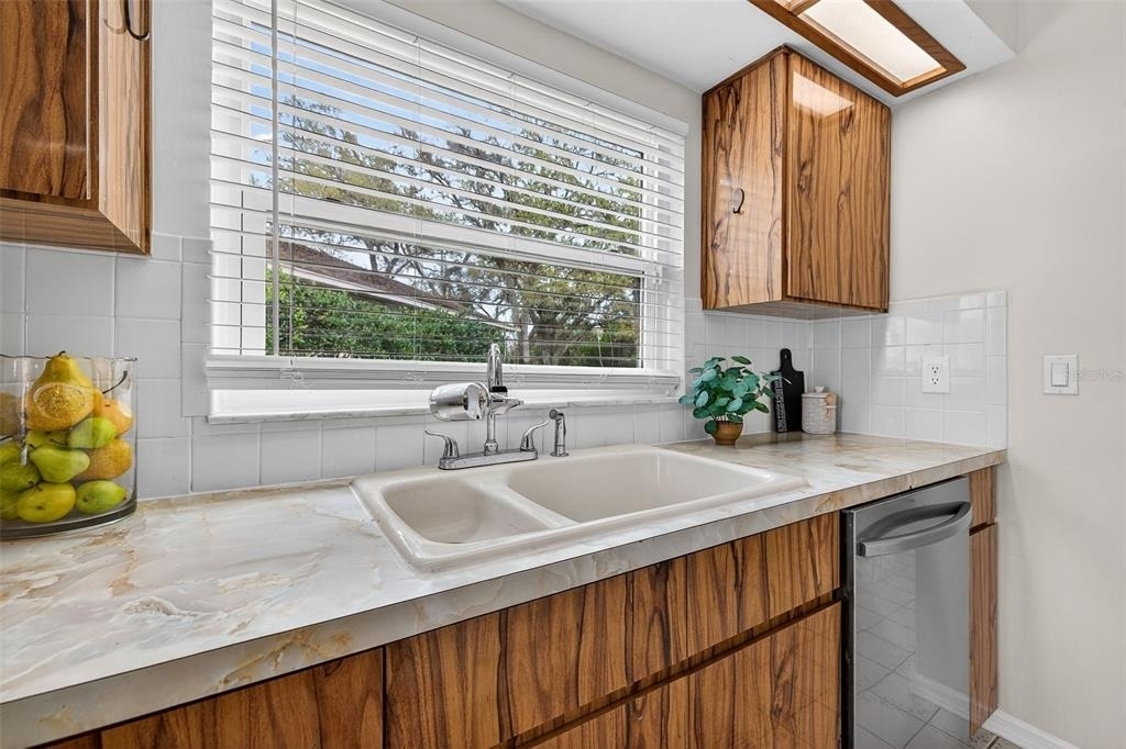 1700 Glen Lakes Boulevard N - Photo 28