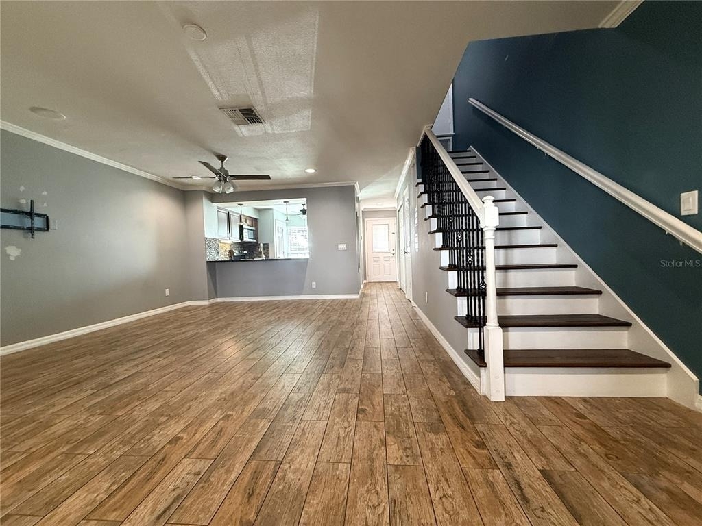 16335 Rambling Vine Drive W - Photo 4