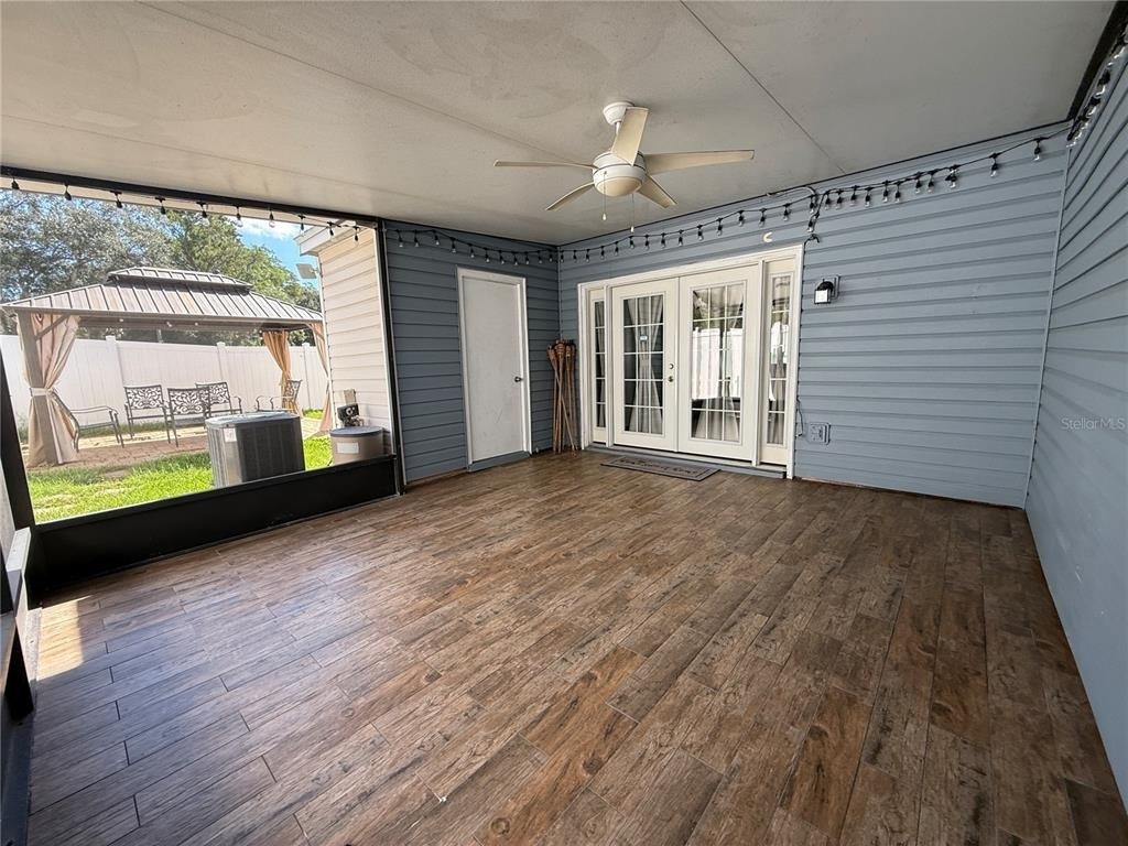 16335 Rambling Vine Drive W - Photo 18