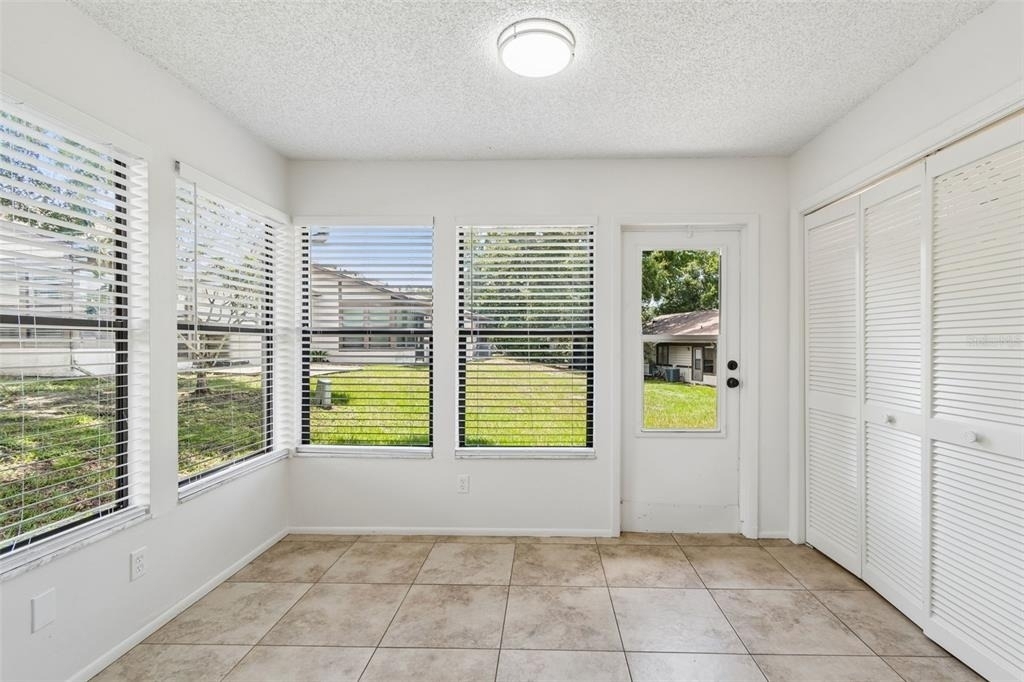2945 Grovewood Boulevard - Photo 27