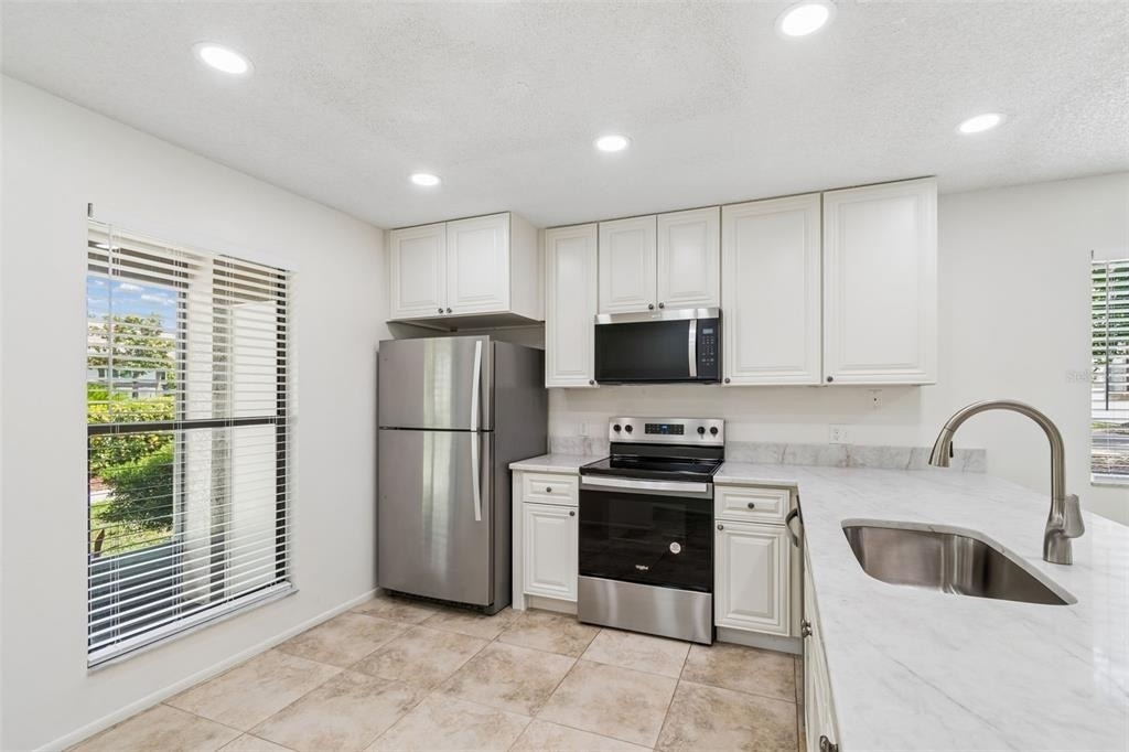 2945 Grovewood Boulevard - Photo 14